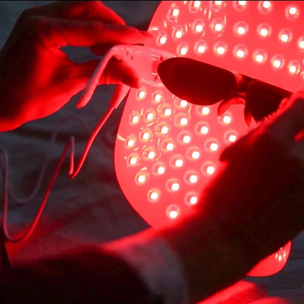 Lyte Wireless LED Light Therapy Mask Red Blue Amber 3 Color Light Weight - Includes Power